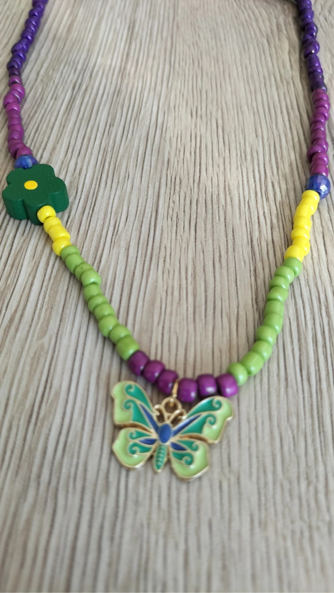 Colar de contas com pingente de borboleta – photo 2